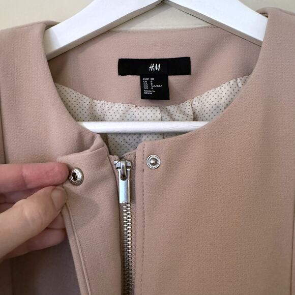 H&M Blush Pink Gathered Shoulder Lightweight Overcoat Jacket Size 8 - Picture 3 of 5